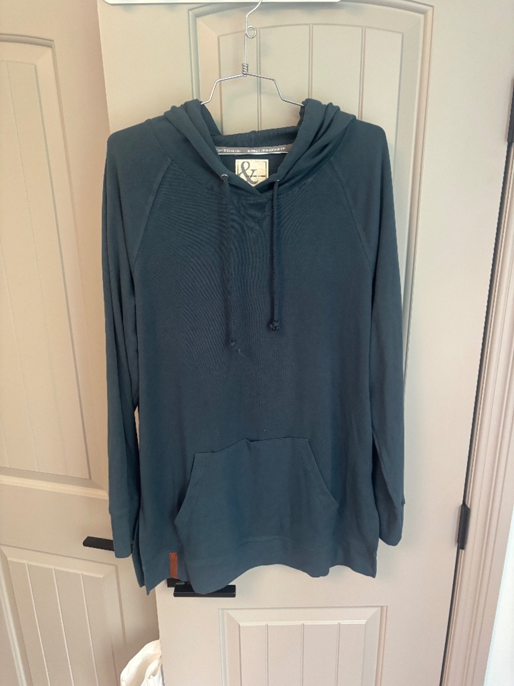 Ampersand Avenue SideSlit Hoodie NWT Teal Size Large Cozy Athleisure Pullover